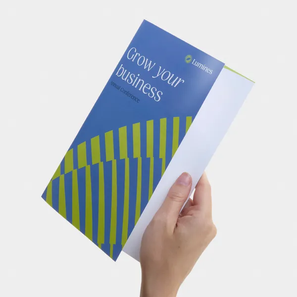Bi-fold brochure printing Dubai