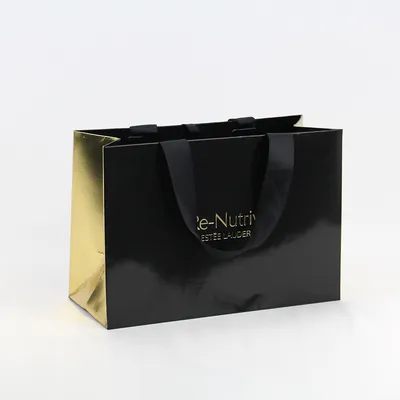 Metallic paper bag with handle Dubai
