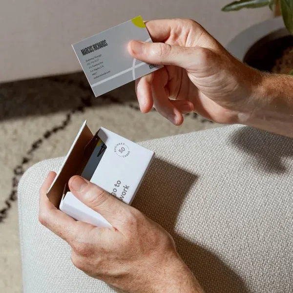 Standard business cards printing Dubai